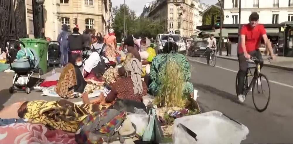 В Париже более 300 бездомных устроили акцию протеста