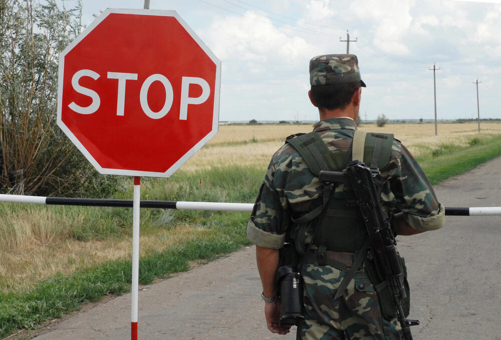 Погранслужба КНБ предупредила о возможных заторах на одном из участков границы с Россией 