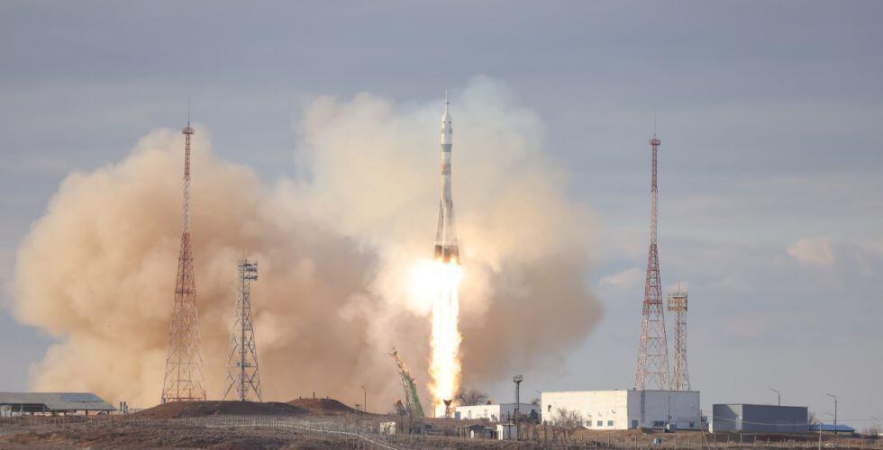 С космодрома Байконур запущена ракета-носитель "Союз-2.1а" с грузовым кораблем "Прогресс МС-28"