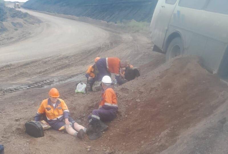 Bus carrying LLP Bogatyr Coal workers falls into ditch in Ekibastuz