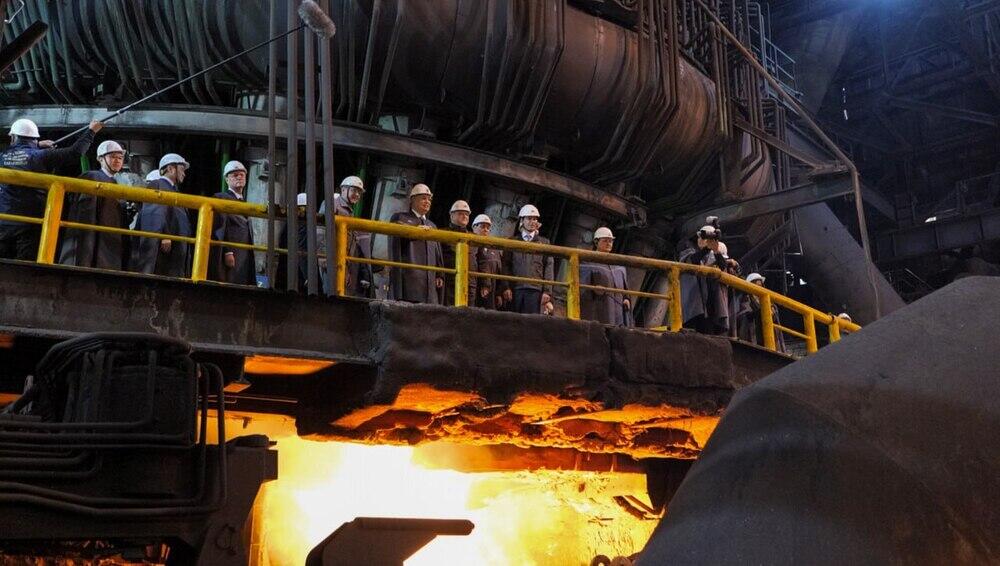 Kassym-Jomart Tokayev visits Qarmet metallurgical plant in Temirtau