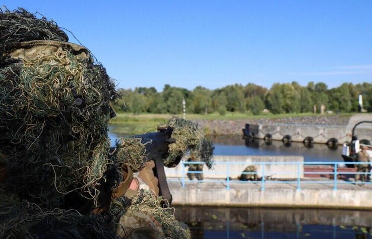 Қорғаныс министрі Тоқаевқа халықаралық оқу-жаттығулардың нәтижелері туралы баяндады