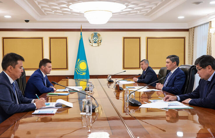 Olzhas Bektenov discusses implementation of large infrastructure projects with EDB head Nikolay Podguzov