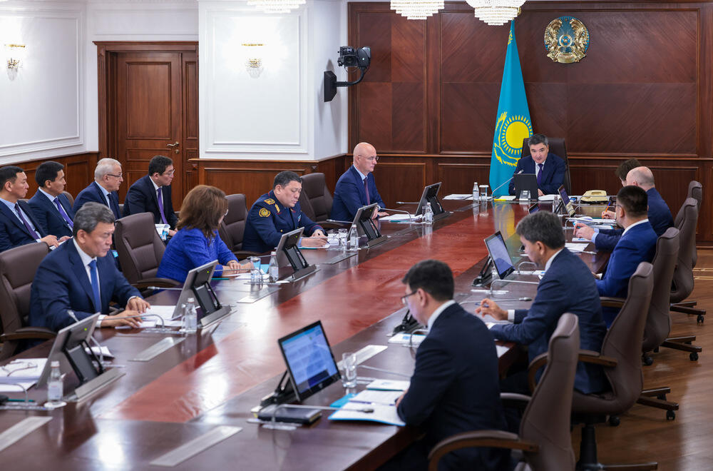 Olzhas Bektenov holds Interdepartmental Commission on Prevention of Offences meeting