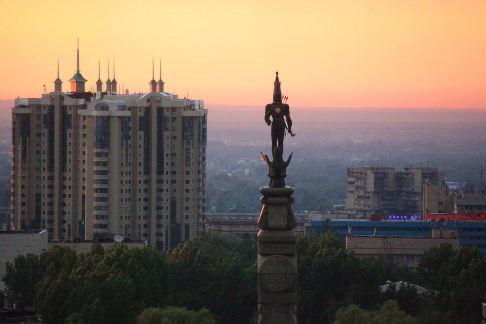 Алматинцы празднуют День города