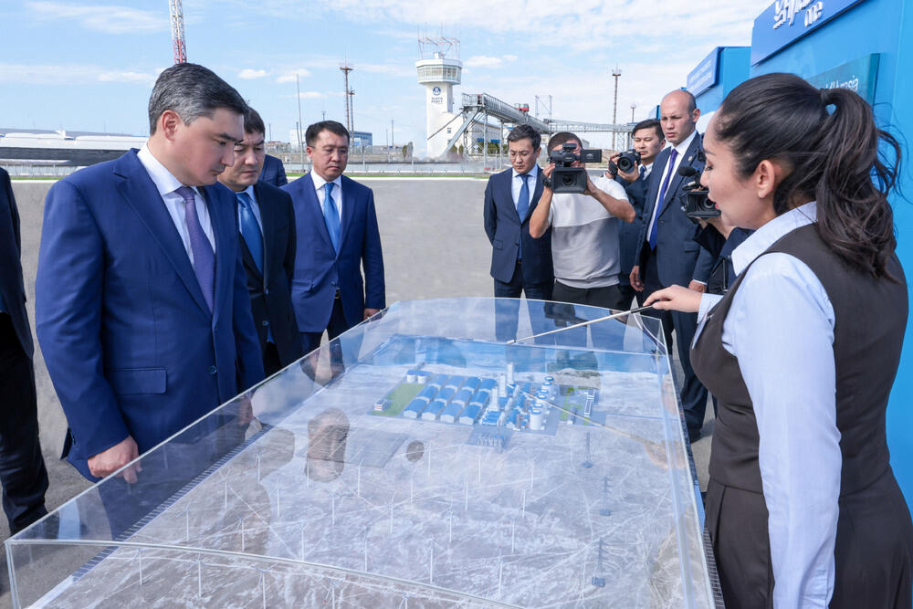 Olzhas Bektenov gets acquainted with Aktau, Kuryk seaports development and tourism development plans in Kenderli