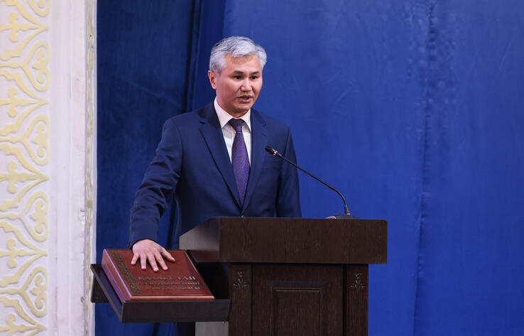 Olzhas Bektenov presents new akim to Ulytau region on behalf of President