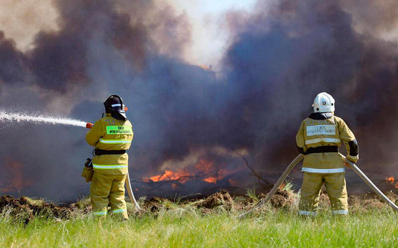 One firefighter died, four injured in steppe fire in Karaganda region