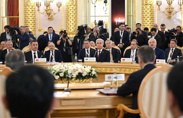 Kazakh President participates in extended meeting of CIS Heads of State Council in Moscow