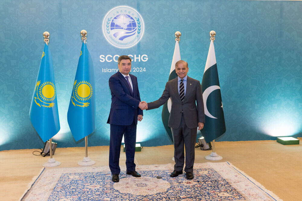 Olzhas Bektenov discusses trade and economic cooperation with Prime Minister of Pakistan Shahbaz Sharif