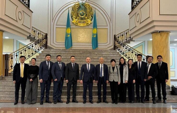 Сooperation between Kazakhstan and China in Industrialization and Investments Discussed in Astana