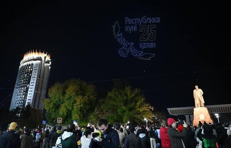 Almaty residents saw drone show in honor of the Republic Day