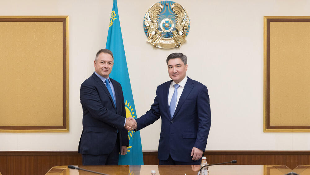 Olzhas Bektenov and GE HealthCare head discuss project implementation on creation of medical equipment production in Kazakhstan