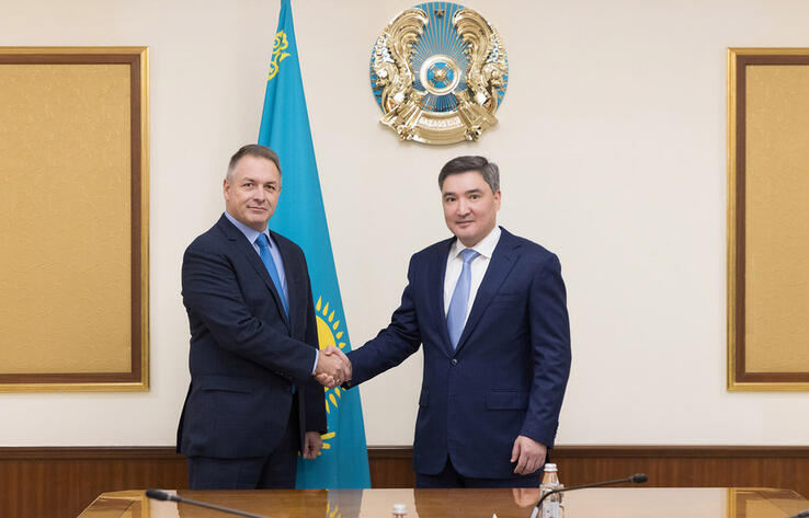 Olzhas Bektenov and GE HealthCare head discuss project implementation on creation of medical equipment production in Kazakhstan