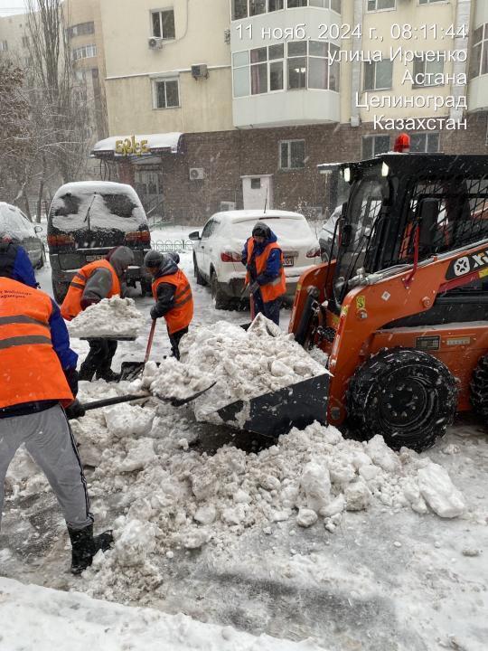 Астанада көшелерді тазалауға 1300-ден астам арнайы техника шықты