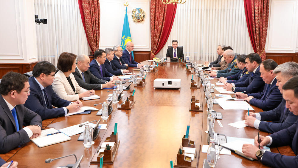 Kazakh PM holds operational meeting over situation in Ukraine