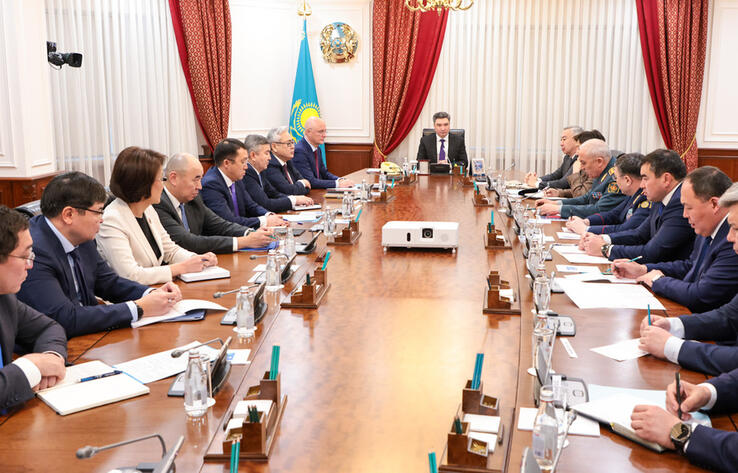 Kazakh PM holds operational meeting over situation in Ukraine