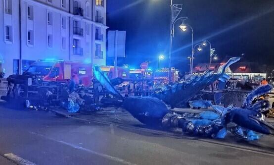 13 people injured when an iron bird crashed in France