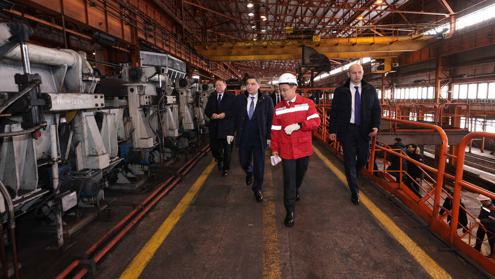 Olzhas Bektenov checks implementation of President's instructions on industrial development at Kostanay region's industrial zone