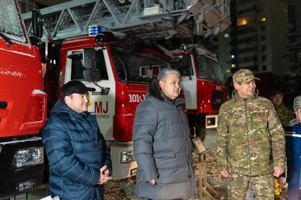 В ВКО поздравили в новогоднюю ночь врачей скорой помощи, полицейских, сотрудников ЧС и теплоэнергетиков