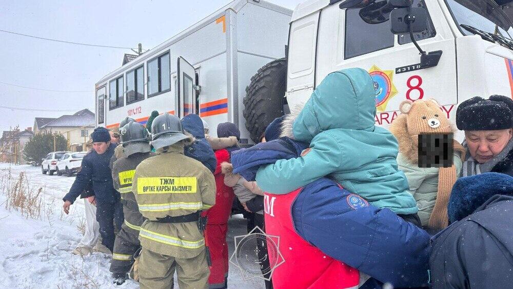 Более 80 детей эвакуировали из задымленного детсада в Караганде