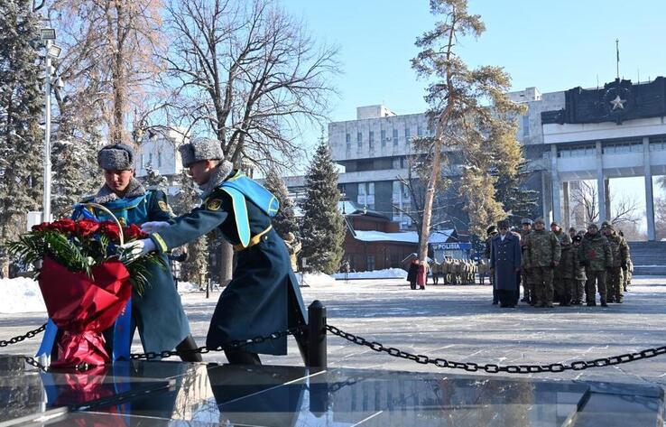 В Алматы почтили память героев Великой Отечественной войны
