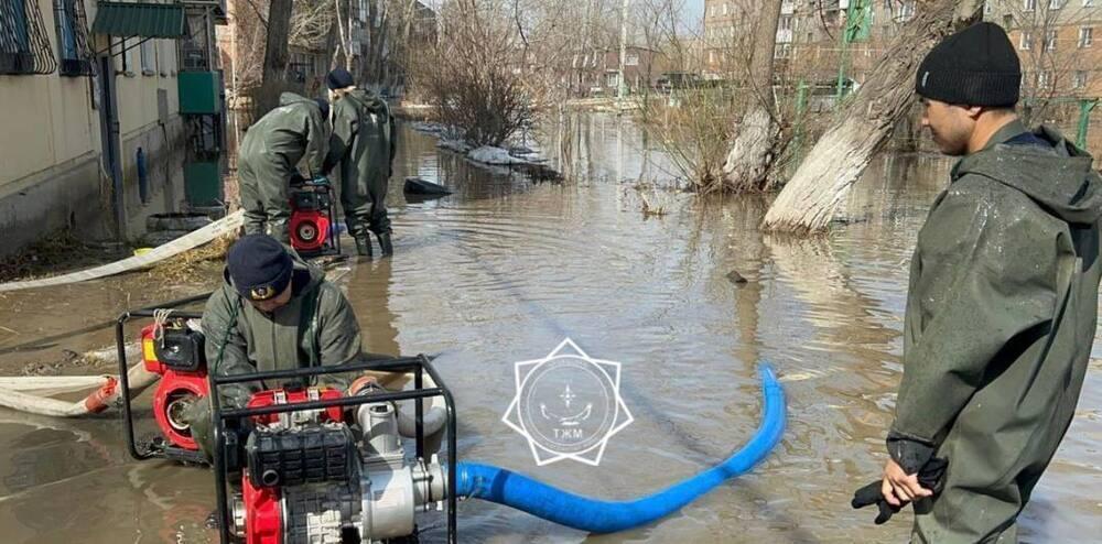 В одном из поселков Кызылординской области подтопило улицы 


