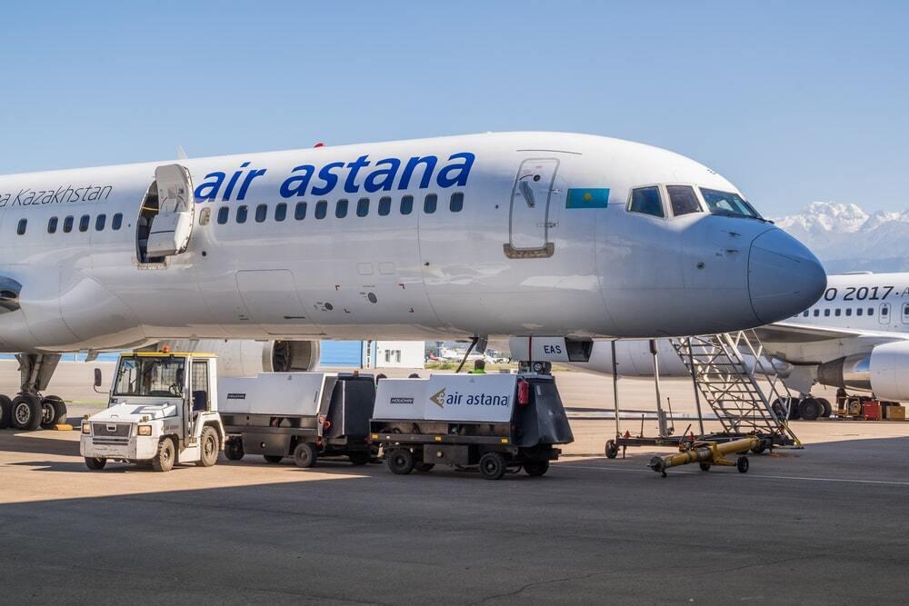 Самолет авиакомпании Air Astana вернулся в аэропорт Актау