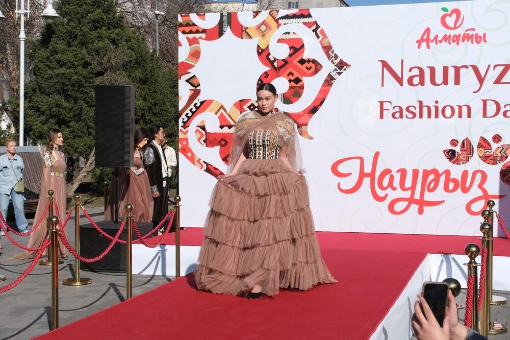 Kazakhstan Hosts Fashion Shows of National Clothes. Images | gov.kz