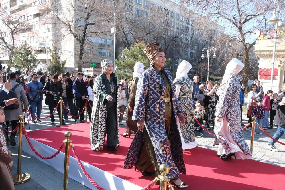 Kazakhstan Hosts Fashion Shows of National Clothes. Images | gov.kz